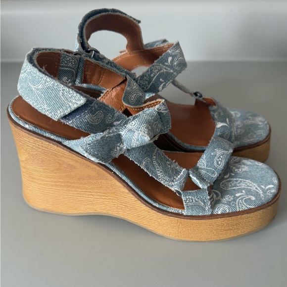 Lucky Brand Shoes - Lucky Brand Women Sz 7.5 Demmia Wood Wedge Platform Strappy Printed Denim Sandal